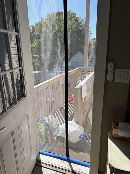 Keeps Out Flying Bugs and Easy Entry/Exit